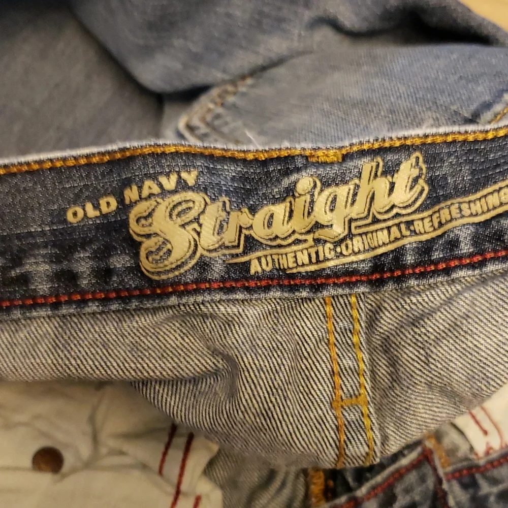 Old Navy Straight Leg Jeans (0315) - Picture 10 of 10